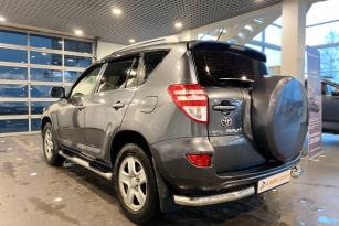 TOYOTA RAV 4