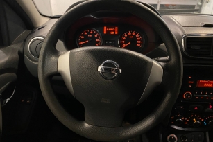NISSAN TERRANO