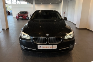 BMW 528I