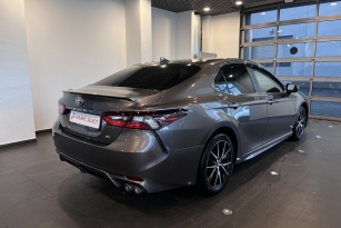 TOYOTA CAMRY