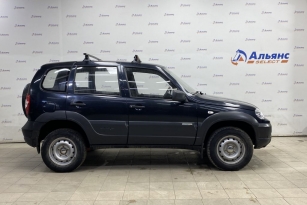 CHEVROLET NIVA