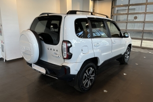 LADA NIVA TRAVEL