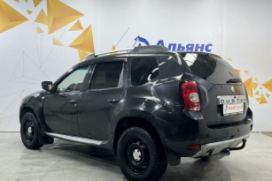 RENAULT DUSTER