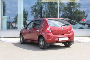 RENAULT SANDERO