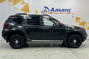 RENAULT DUSTER