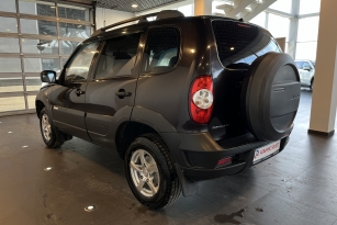 CHEVROLET NIVA