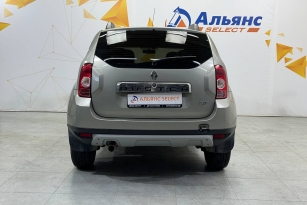 RENAULT DUSTER