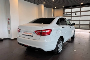 LADA VESTA