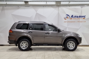 MITSUBISHI PAJERO SPORT