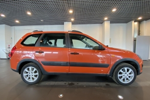 LADA KALINA CROSS