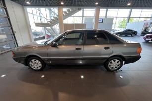 AUDI 80
