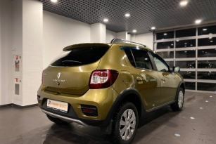 RENAULT SANDERO STEPWAY