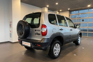 CHEVROLET NIVA