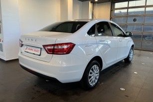 LADA VESTA
