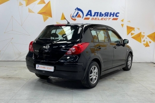 NISSAN TIIDA