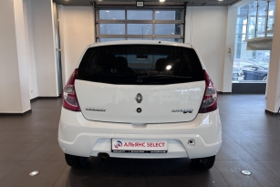 RENAULT SANDERO