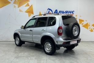 CHEVROLET NIVA