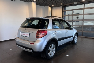 SUZUKI SX4