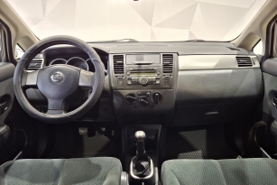 NISSAN TIIDA