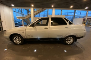LADA 2110