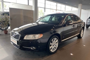 VOLVO S 80