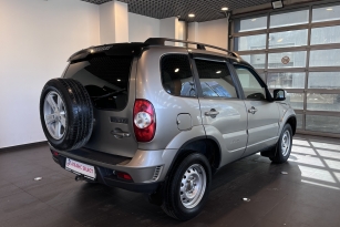 CHEVROLET NIVA