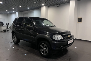 CHEVROLET NIVA