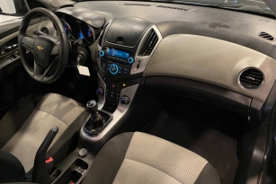 CHEVROLET CRUZE