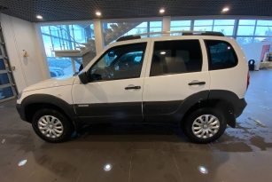 CHEVROLET NIVA