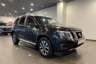 NISSAN TERRANO