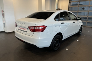 LADA VESTA