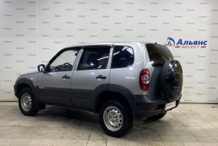 CHEVROLET NIVA