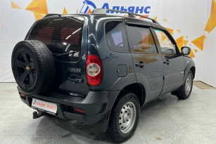 CHEVROLET NIVA