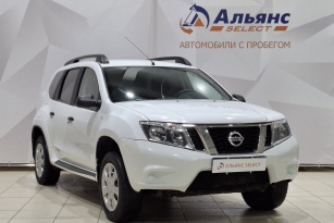 NISSAN TERRANO