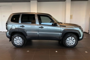 LADA NIVA TRAVEL