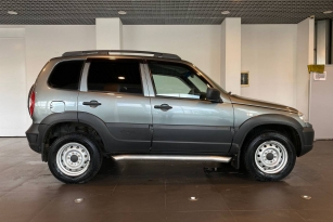 CHEVROLET NIVA