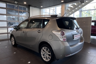 TOYOTA VERSO