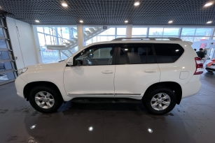 TOYOTA LAND CRUSER