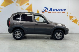 CHEVROLET NIVA