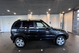 CHEVROLET NIVA