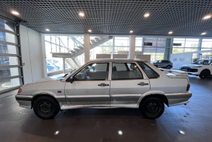 LADA 2115