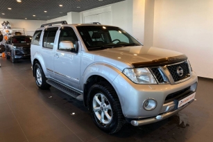 NISSAN PATHFINDER
