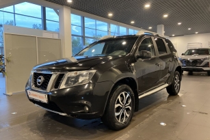 NISSAN TERRANO