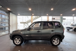 CHEVROLET NIVA