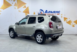 RENAULT DUSTER