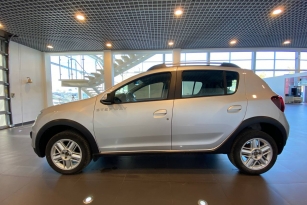 RENAULT SANDERO STEPWAY