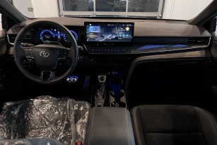 TOYOTA CAMRY