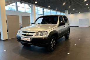 CHEVROLET NIVA