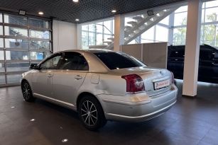 TOYOTA AVENSIS