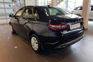 LADA VESTA